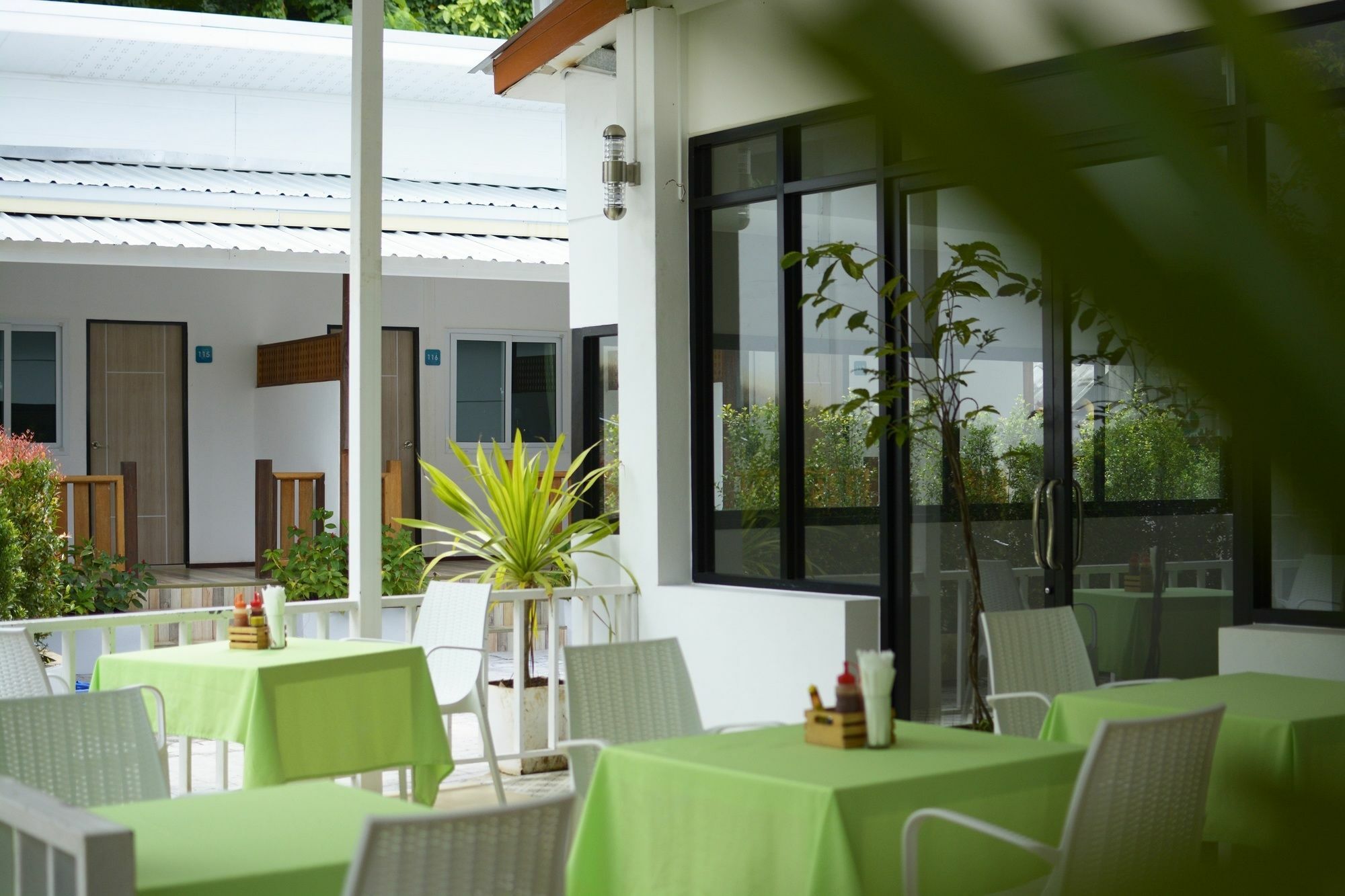 Hostel Irest Ao Nang Seafront Exteriér fotografie